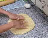 Foto del paso 5 de la receta: Medias lunas o Croissant masa casera / rellenos de dulce de leche