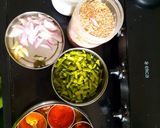 गवारीची भाजी (Gavarichi Bhaji Recipe In Marathi) रेसिपी स्टेप 1 फोटो 