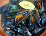 Foto del paso 7 de la receta: Cazuela de arroz al horno con almejas y mejillones al vapor