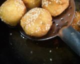 A picture of step 4 of Deep fried mixed lentils balls.