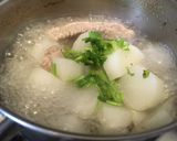 A picture of step 4 of Pork rib radish soup with coriander 🌿.