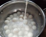 A picture of step 5 of Paal kolukattai.