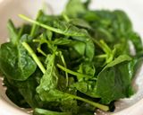Hình bước làm 2 của món 🌱 Canh Rau Chân Vịt Nấm Mỡ Kỷ Tử