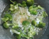 Foto langkah ke 4 dari resep 102. Sarapan Brokoli Telur Kuah Bening.
