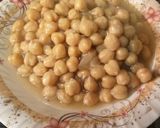 A picture of step 1 of Chickpeas curry.