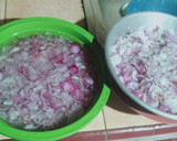 Foto langkah ke 3 dari resep Bawang Goreng Kriuk Awet Renyah.