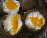 Foto langkah ke 1 dari resep Telur Ceplok Saus Tiram.