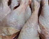 Foto langkah ke 1 dari resep Crispy Fried Chicken.