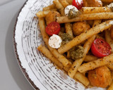 Foto del paso 8 de la receta: Zita al pesto con mini albóndigas de pollo