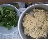 Foto langkah ke 1 dari resep Mie Goreng bumbu iris.