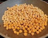 Foto del paso 1 de la receta Burrito de garbanzos picantes