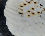 A picture of step 4 of Rice flour roti.