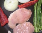 Foto del paso 2 de la receta: Pollo 🐓 con verduras 🌶