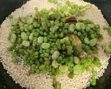 A picture of step 3 of Paella with Fresh Fava Beans and Pods.
