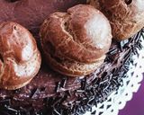 Foto del paso 21 de la receta: Tarta de chocolate con profiteroles de cacao