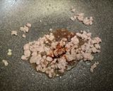 รูปขั้นตอนการทำที่ 2 ของ ผัดแตงกวาหมูสับใส่ไข่ (อาหารเด็ก)