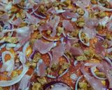 A picture of step 7 of Chicken Macon barbeque pizza.