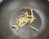 鴻禧菇炒丸子魷魚圈的食譜步驟1照片