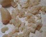 Foto del paso 2 de la receta: Hongos salteados con cebolla