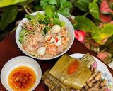 Hình bước làm 4 của món Phở Sắn Quế Sơn Trộn Tôm Thịt