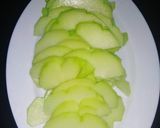 Hình bước làm 1 của món Su su xào trứng