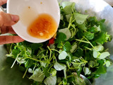 Rau càng cua trộn cá hộp