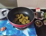 A picture of step 8 of Aloo Vadi or Patra.