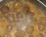A picture of step 4 of Lean mince /meat balls.