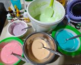 Foto langkah ke 6 dari resep Bolu Kukus Mekar Pelangi.