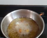 A picture of step 2 of Hotchpotch Pakoda.