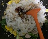 Foto langkah ke 3 dari resep Kwetiau Goreng.