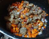 Pas rețetă Carne de curcan cu cartofi înnăbușiți în sos de iaurt 1 fotografie