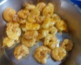 A picture of step 3 of Prawn with poppy seed.