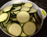 Foto del paso 2 de la receta Quiche de calabacín y queso parmesano
