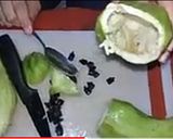 Foto del paso 2 de la receta: Caigua Rellena con POLLO