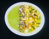 A picture of step 3 of Avocado, mango, spinach smoothie bowl.