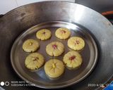 A picture of step 4 of Cookies/ Naankhatai.