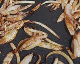 Foto langkah ke 2 dari resep Creamy Pasta Caramelized Onion.