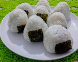 Foto langkah ke 4 dari resep Onigiri Sosis Simple.