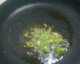 A picture of step 4 of Danwake with stir-fry salad.
