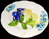 Foto langkah ke 1 dari resep Tropical Blue Infusion (Infused Water Dari Air Kelapa, Mint, Bunga Telang, Jahe Merah & Jeruk Nipis ).