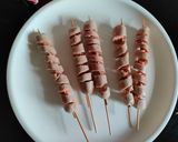 স্পাইরাল সসেজ পকোড়া (spiral sausage pakoda recipe in bengali) রেসিপি ধাপ - 1 ছবি