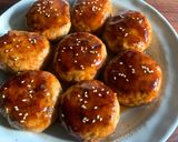 A picture of step 5 of Tsukune (Chicken Patties) with Teriyaki Sauce.