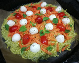 Foto del paso 5 de la receta: Pizza con base de brócoli al dos quesos