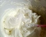 Foto langkah ke 1 dari resep Buttercream simpel 2 Bahan.