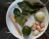 Foto langkah ke 2 dari resep Babi kecap, kentang dan telur.