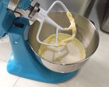 Foto langkah ke 3 dari resep Red Velvet Cake with Cream Cheese Frosting.