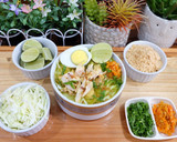 Foto langkah ke 12 dari resep Soto Ayam Lamongan dengan Koya.