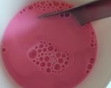 A picture of step 2 of Nom yen (Sweet pink-cool milk): นมเย็น.