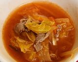 Hình bước làm 3 của món Canh kim chi thịt bò nấu lười